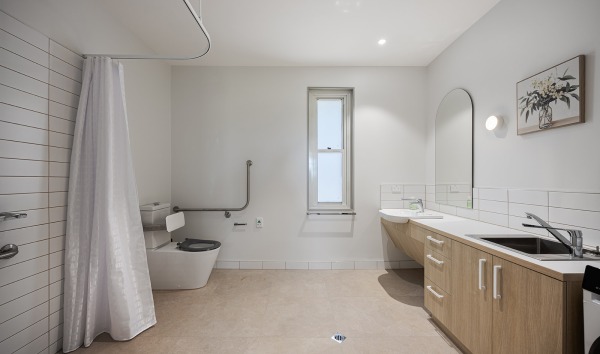 The bathroom of the Karratha Step Up/Step Down service building